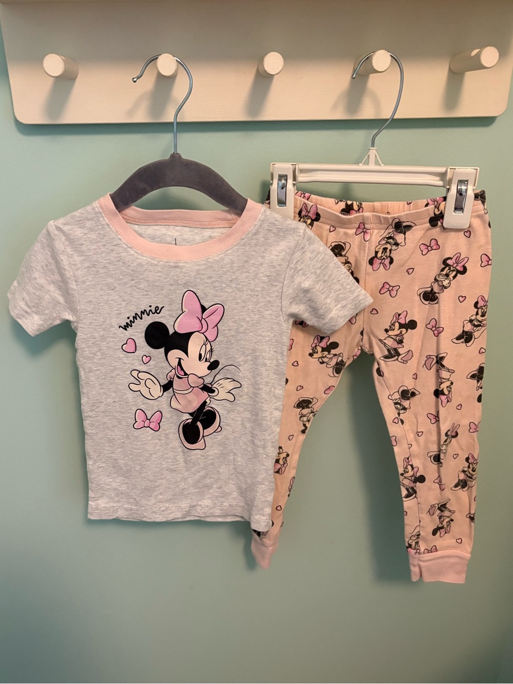 Carter’s Disney Minnie Mouse Pink and Gray Short Sleeve Pajama Set